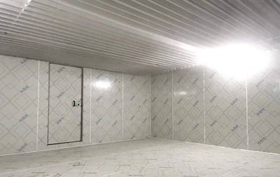 171-0069 10’ x 10’ Walk In Cooler Box with Floor