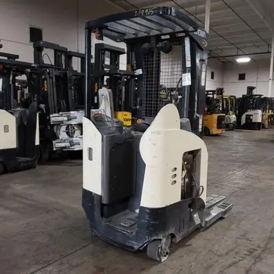 USED 2018 CROWN RR5725-45