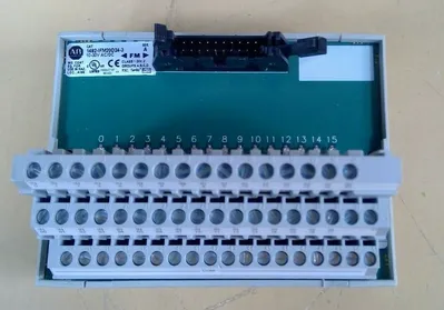 Allen-Bradley 1492-IFM20D24-3 Ser. A Indicator 3D-7