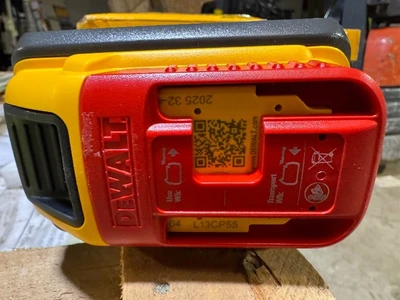 DeWalt 20V/60V MAX FLEXVOLT Battery customer return see pictures