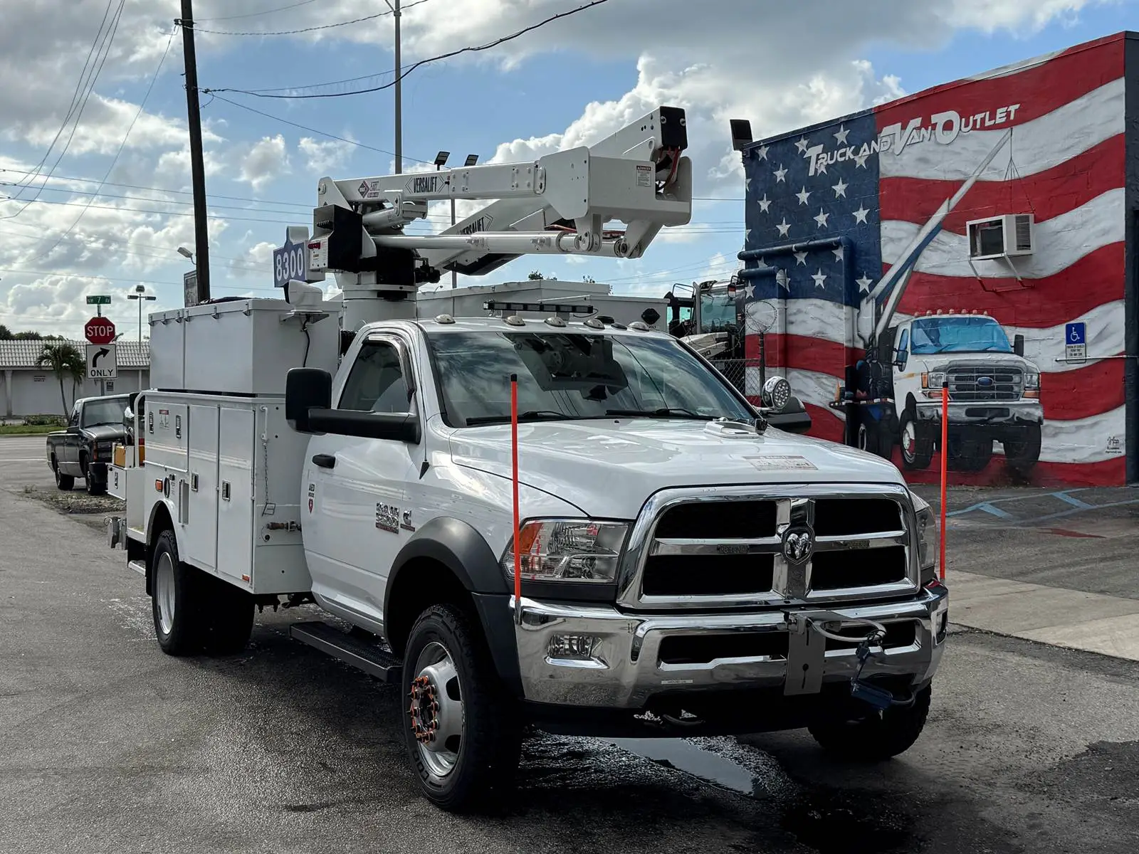 Used 2017 RAM 5500 Bucket (boom) trucks Florida US | Truck and Van Outlet #1509138