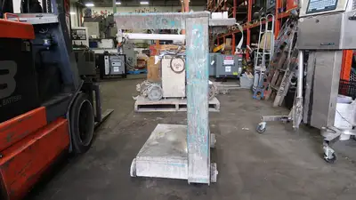 Platform Scale w/ Wheels