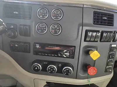USED 2018 PETERBILT 579