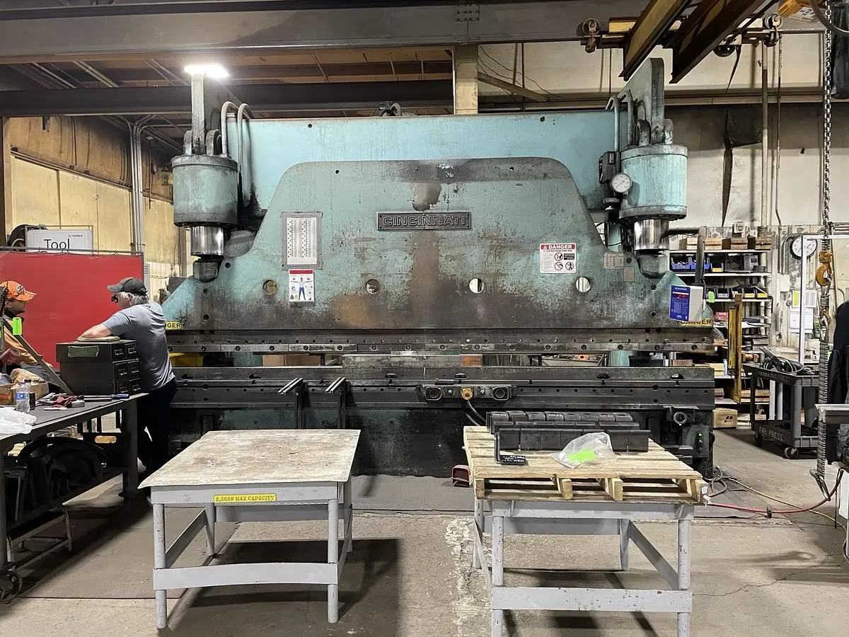 Cincinnati 440 Ton Press Brake