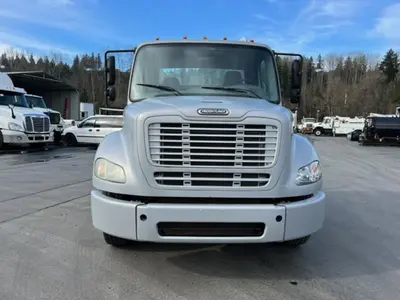 Used 2010 FREIGHTLINER M2112 Cab Chassis trucks Washington US | Puget Sound Truck Sales #1546541
