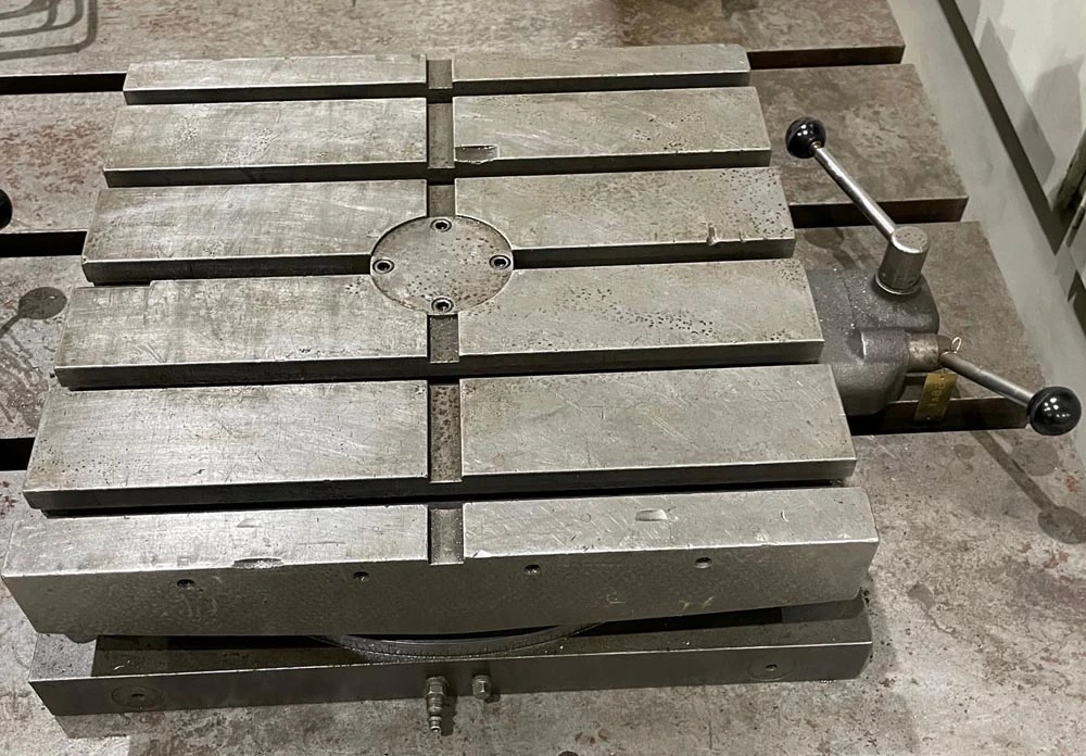 20″ X 20″ DEVLIEG AIRLIFT ROTARY INDEX TABLE