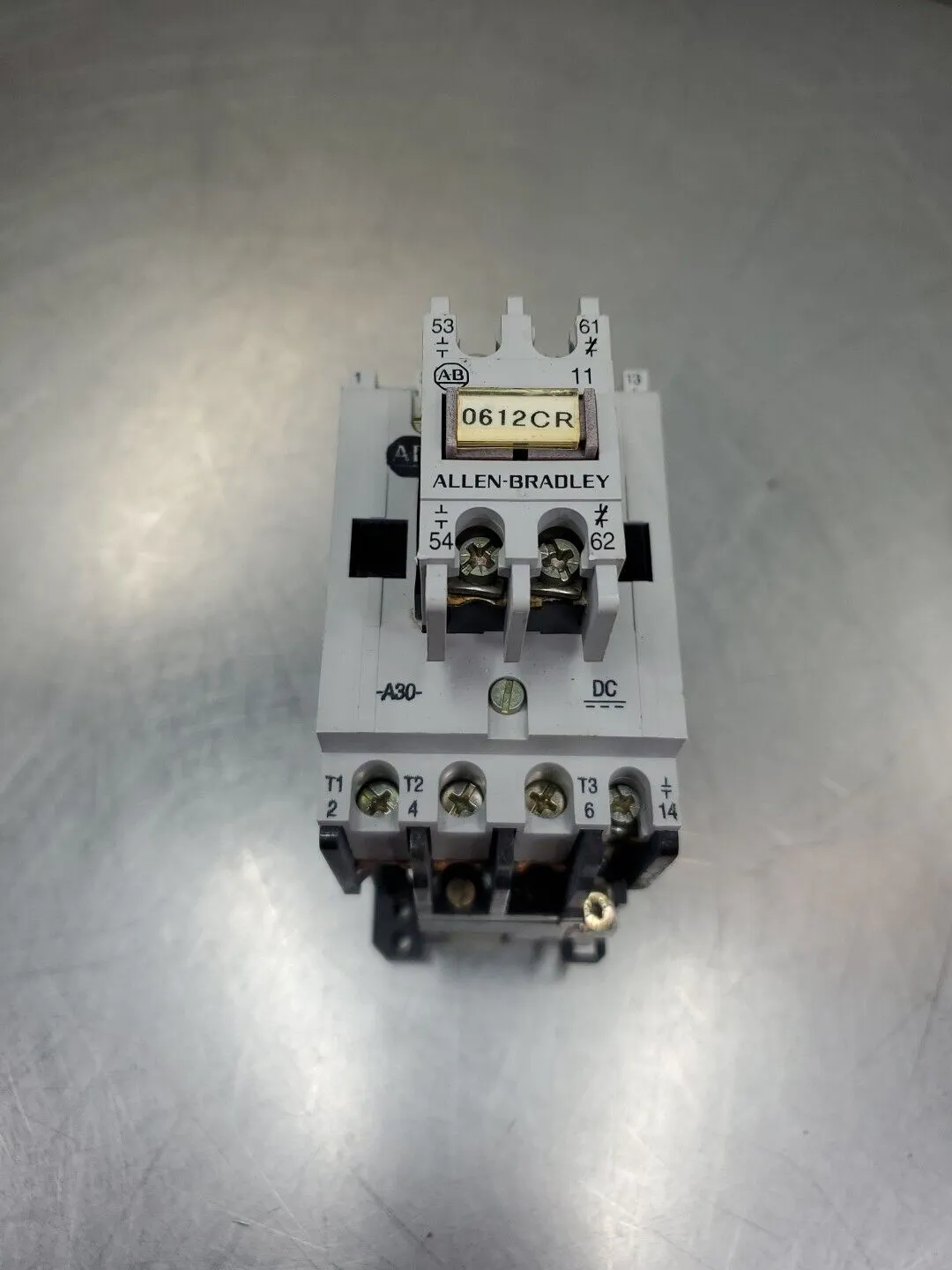 ALLEN BRADLEY 100-A30NZ*3 SERIES B CONTACTOR w/195-FA11 Module. 4-D8