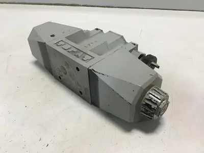 USED TOKIMEC DG4V-5-3C-M-AP7L-40-JA66Y