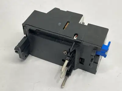 USED CUTLER HAMMER SER A2 THERMAL OVERLOAD RELAY 2.2-3.1A 690V