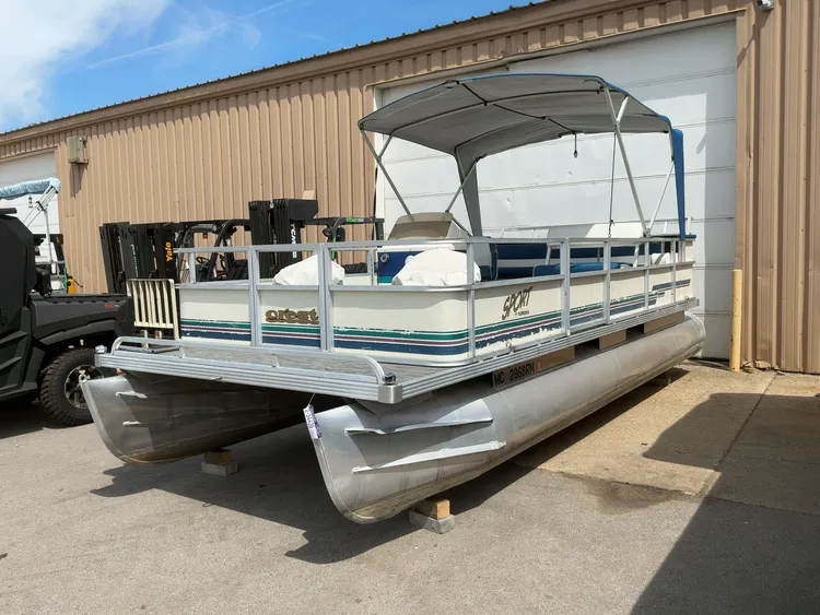 Used 1998 CREST SPORT 22-23 Boats (Misc) Michigan US | Miedema Asset Management Group #1172792