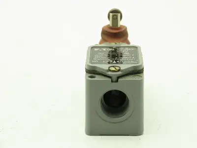 Eaton Cutler Hammer 10316H285 Limit Switch Side Roller 600V AC Max 1 NO 1 NC
