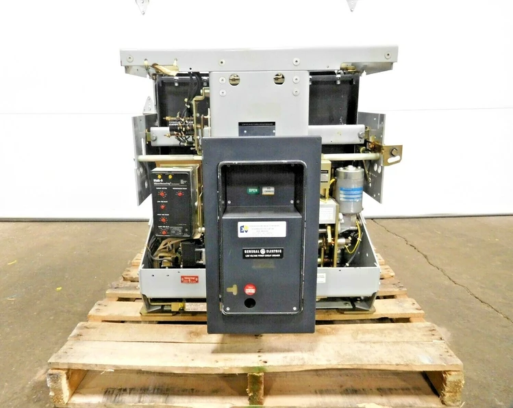 Used GE AKR-7F-100 Circuit Breakers Ohio US | Equipment Recovery Corp. #1329730