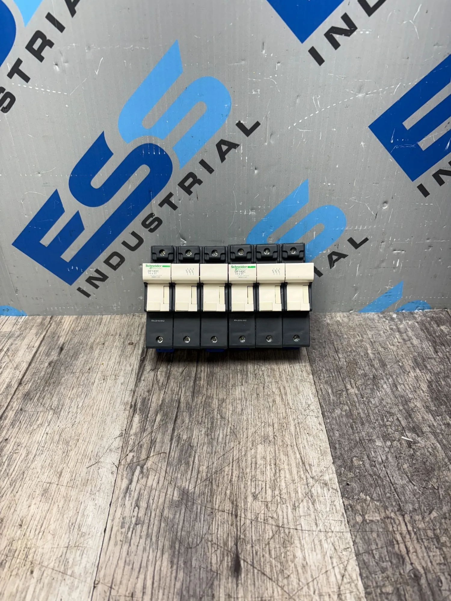 USED SCHNEIDER DF143C