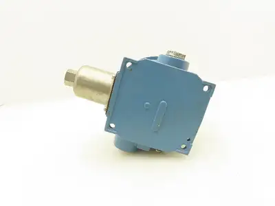United Electric Controls J120-156-9778 Pressure Switch Model 156 480VAC 15A 100PSI 3/4"NPT