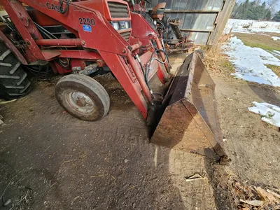 1988 Case International 585 tractor with loader | Iron Listing (13)