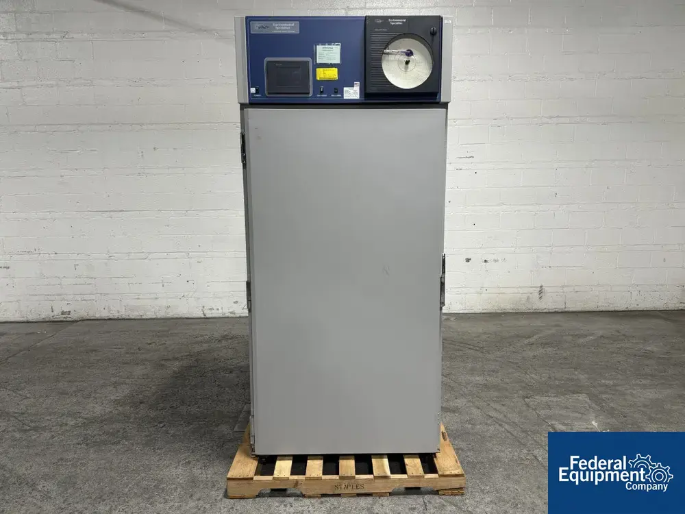 USED Environmental Specialties 33.8 Cu Ft Environmental Specialties Environmental Chamber, Model ES2000 CS