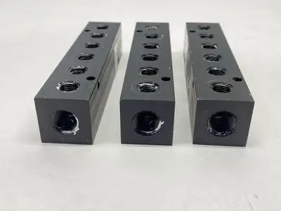 PCM10-125-06B | Polyconn  Pneumatic Manifold 6x 1/8" NPT Out x 1/4" NPT In LOT OF 3 - Used