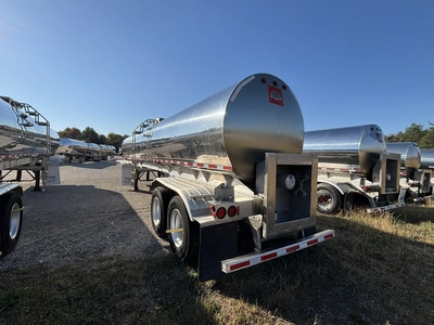 Used 2015 WALKER MILK TANKER TRAILER Liquid Supply Trailers Michigan US | Miedema Asset Management Group #1709444