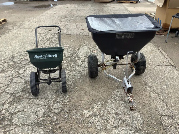 Used _UNKNOWN_ _UNKNOWN_ Broadcast Spreaders Michigan US | Miedema Asset Management Group #1406779