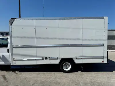 Used 2021 GMC SAVANA CUTAWAY Box trucks Florida US | Truck and Van Outlet #1509173