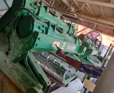 (3) Derrick DP-628 VE dual pool shale shakers.