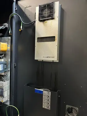 Used 2010 DOOSAN DNM 400 Vertical Machining Centers CZ | Amaron s.r.o. #1056727