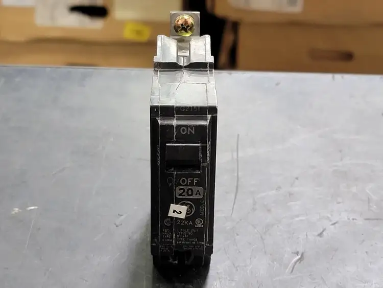 Used GENERAL ELECTRIC THHQB120 Switchgears British Columbia CA | Lenmark #241547