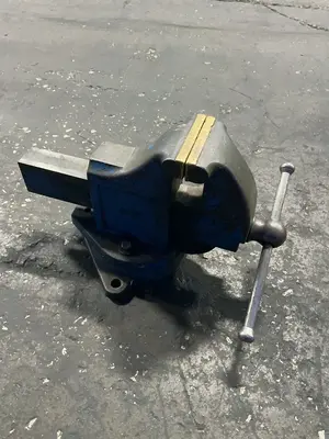 Ls Starred Co  5” Bench Vise