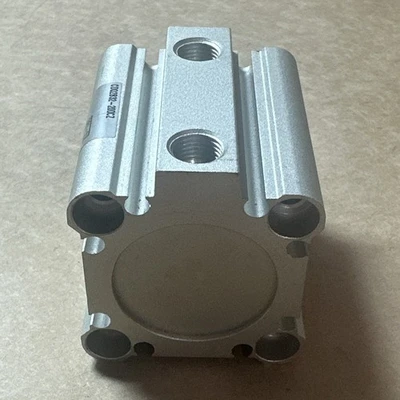 NEW SMC CDQ2B32-20DCZ