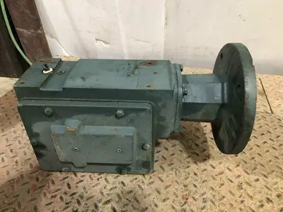Dodge AG812011A-CE 30:1 Right Angle Gear Drive/Speed Reducer 4.4HP 4331in-lb