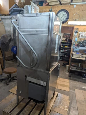 Hobart AM-14T dishwasher with build in new Booster  new overflow pipe and comple