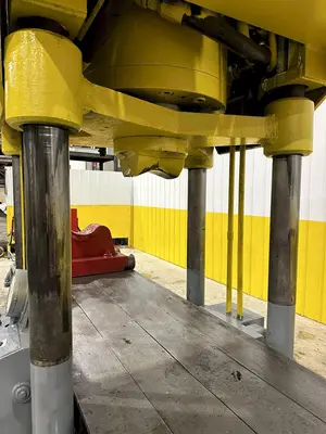 400 TON X 30' DRILCO TRAVELING HEAD HYDRAULIC STRAIGHTENING PRESS: STOCK #24953