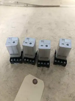 Allen Bradley 700-HA32Z24 General purpose  Relay w/ Base Lot of 4