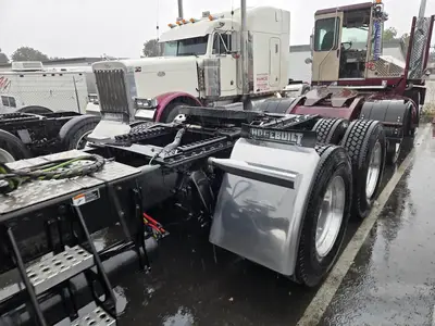 USED 2023 FREIGHTLINER CORONADO 122 SD