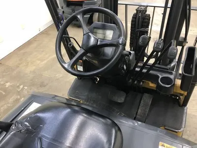 USED 2009 CATERPILLAR E6000