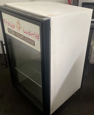 174-0091 True GDM-07 Commercial Glass Door Self Contained Cooler