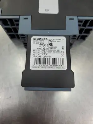 SIEMENS 3RT20242BB40 SIRIUS POWER CONTACTOR w/3RH29112FA40 MODULE. 4D46