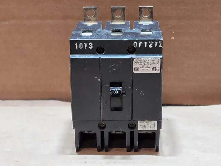 Used CUTLER-HAMMER GBH3030 Switchgears British Columbia CA | Lenmark #835670
