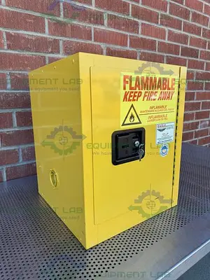 USED EAGLE 1904 4 GALLON FLAMMABLE LIQUID STORAGE CABINET W/ SOFT CLOSE DOOR, KEY