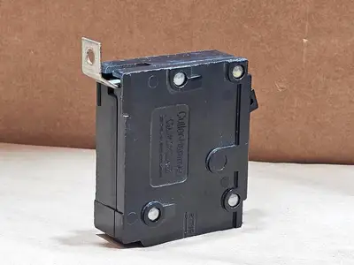 Used CUTLER-HAMMER BAB1015 Switchgears British Columbia CA | Lenmark #1438575