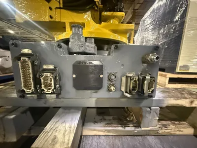 USED 2014 FANUC R-2000IB/210F + R30IB