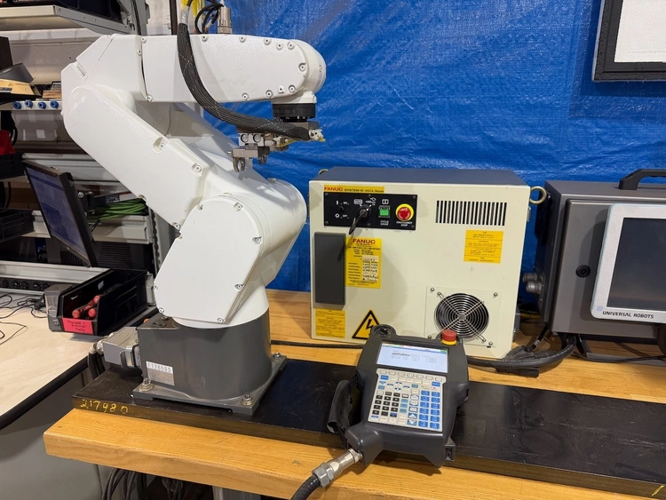 Used 2012 FANUC FANUC LR MATE 200IC Robots Michigan US | K.B. Industries LLC #948658