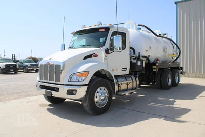 New | in-Stock 2027 PETERBILT 548 Vacuum Truck Texas US | Roll Off Truck World #1492027