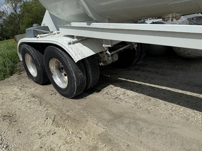 Used 1972 LUBBOCK _UNKNOWN_ Liquid Supply Trailers Indiana US | Lakeshore Equipment Sales #1546602