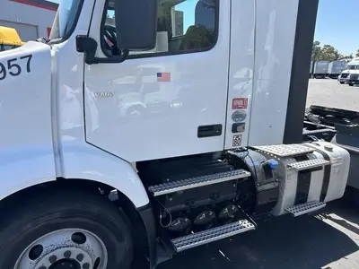 Used 2022 VOLVO VNR64T300 Conventional trucks California US | Ben Kaplan Equipment #1284794