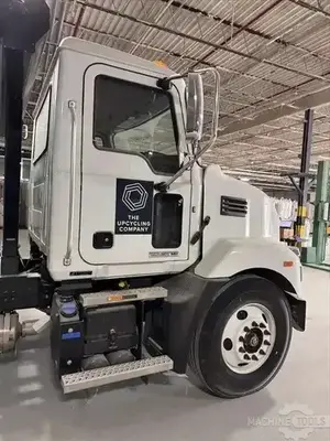 USED 2021 MACK MD642