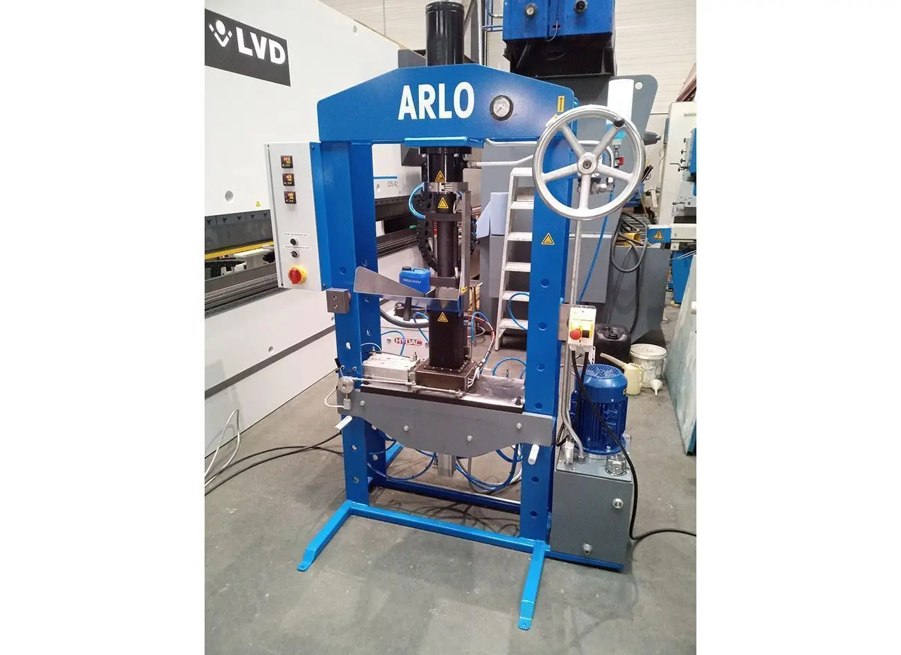 USED ARLO MODIFIED 25 TON PRESS