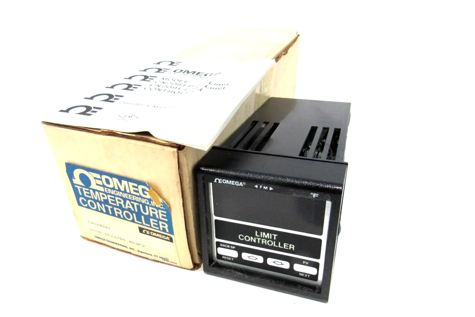 NEW OMEGA ENGINEERING CN2081KF TEMPERATURE CONTROLLER CN2081