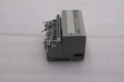 ALLEN BRADLEY 1794-IB10X0B6 24 VDC SINK INPUT/SOURCE OUTPUT STOCK #L-419