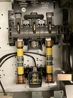 USED ALLEN-BRADLEY 2192F-BJC-24R-111 Q